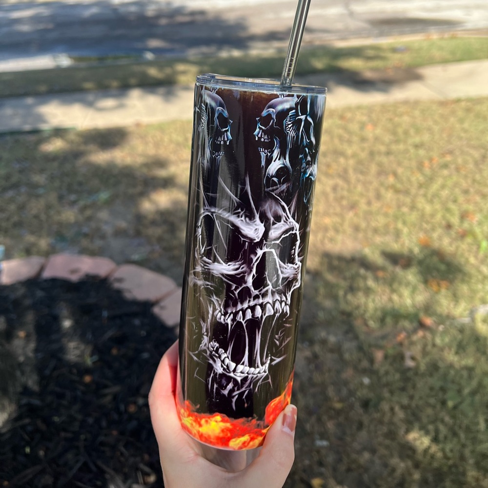 Skull flames 20oz stainless steel tumbler with metal straw